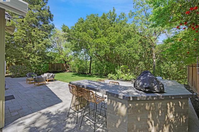 8043 Crossridge Rd, Dublin CA: https://media.crmls.org/mediaz/befa4cb4-41de-493d-88af-d330e82cbb56.jpg