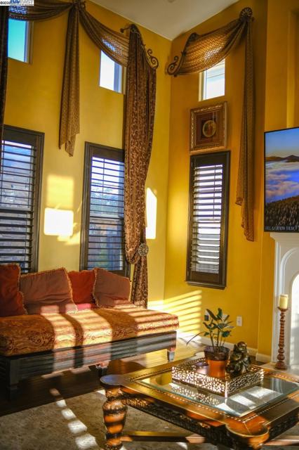 3252 Carpenter Way, San Ramon CA: https://media.crmls.org/mediaz/befa96f0-660a-4e5c-93e1-24831aef6050.jpg