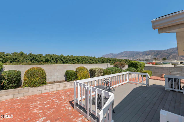 975 W Telegraph Road, Santa Paula CA: https://media.crmls.org/mediaz/befb244a-4dc1-4f57-bf07-d5048ef5b2cb.jpg