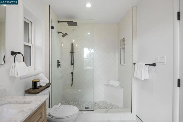 110 Twin Peaks Drive, Walnut Creek CA: https://media.crmls.org/mediaz/befb31a7-f679-4e70-80a8-23cf9a9a03ed.jpg