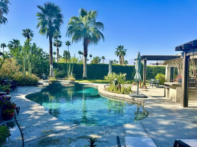 58 Sutton Pl, Palm Desert, CA 92211