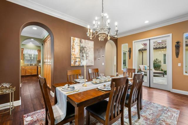 2555 Muirfield Way, Gilroy CA: https://media.crmls.org/mediaz/befbbc2d-bede-493b-bdf1-90093dae932d.jpg