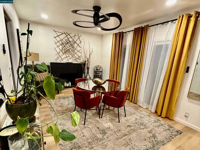 120 E Lake Drive, Antioch CA: https://media.crmls.org/mediaz/befbf7bd-d309-49f7-a019-584d79507893.jpg