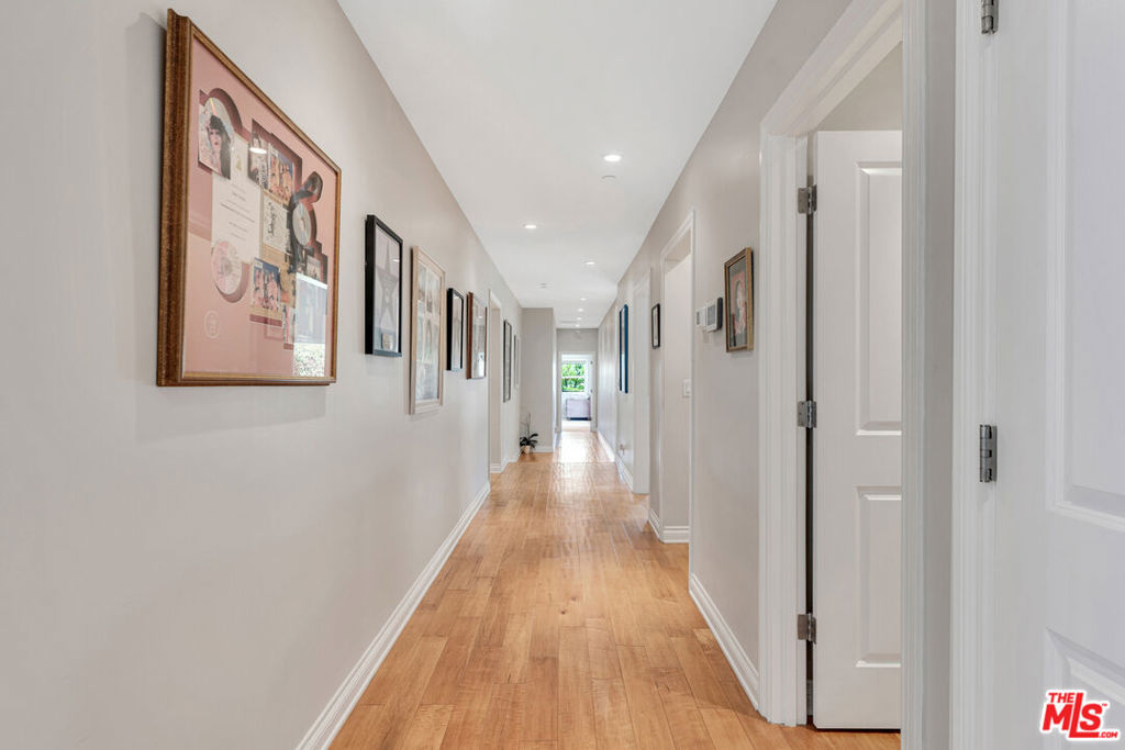 3733 Willowcrest AvenueStudio City img 27