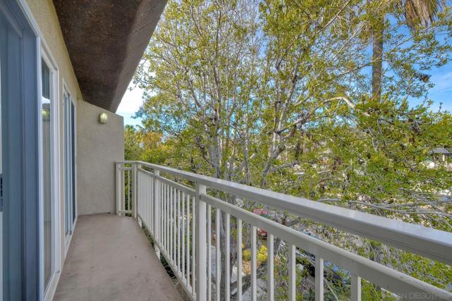 5370 La Jolla Blvd, La Jolla CA: https://media.crmls.org/mediaz/befcc950-11a2-4de8-baa1-dd429d07ef53.jpg