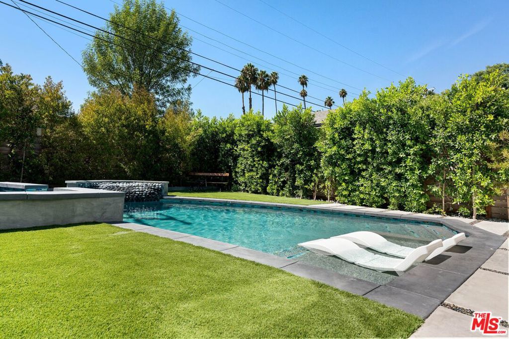 1927 N Wilton Place, Los Angeles, CA 90068