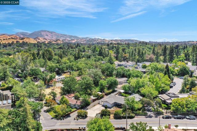 280 Sierra Dr, Walnut Creek CA: https://media.crmls.org/mediaz/befdb0b7-eb2b-4013-bb96-ee99a81df9a6.jpg