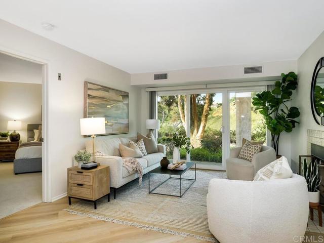 Detail Gallery Image 2 of 32 For 7263 Camino Degrazia #31,  San Diego,  CA 92111 - 2 Beds | 2 Baths