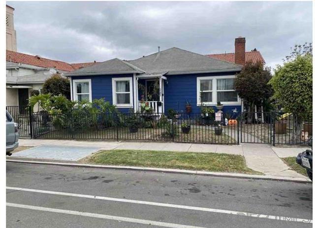 3283 Meade Avenue, San Diego CA: https://media.crmls.org/mediaz/befe346b-0dd4-43b9-a12e-72d18e470a4e.jpg
