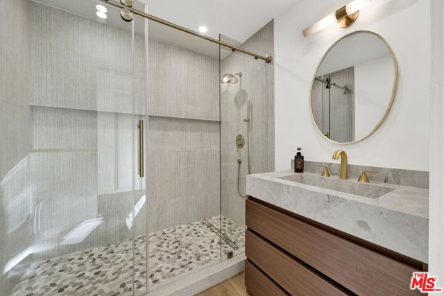 8815 Sari Avenue photo 26