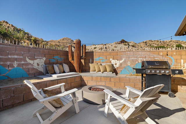 6207 Red Bluff Avenue, Yucca Valley CA: https://media.crmls.org/mediaz/befea2e9-92ef-4c94-a3ba-bdb96102af49.jpg