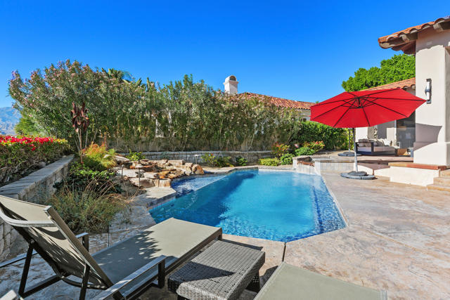 284 Loch Lomond Road, Rancho Mirage CA: https://media.crmls.org/mediaz/befedeef-320f-4dbd-a439-7efdf330f0d0.jpg