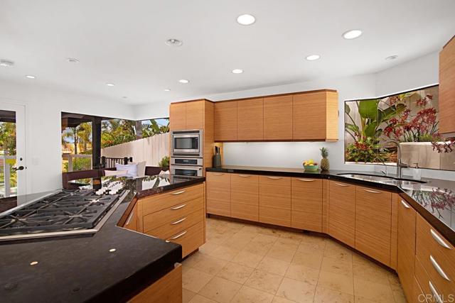 2127 Heather Ln, Del Mar CA: https://media.crmls.org/mediaz/beff14ad-31d2-49dd-9b1b-8b3b209b76de.jpg