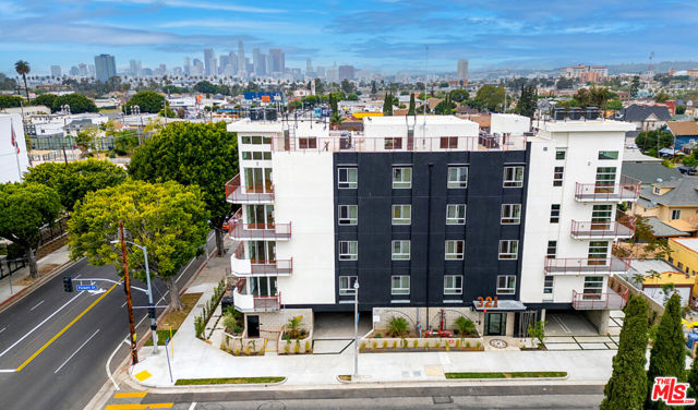 321 S Fickett Street, Los Angeles CA: https://media.crmls.org/mediaz/beff5bb8-5ab5-4363-8357-857391fd6c58.jpg