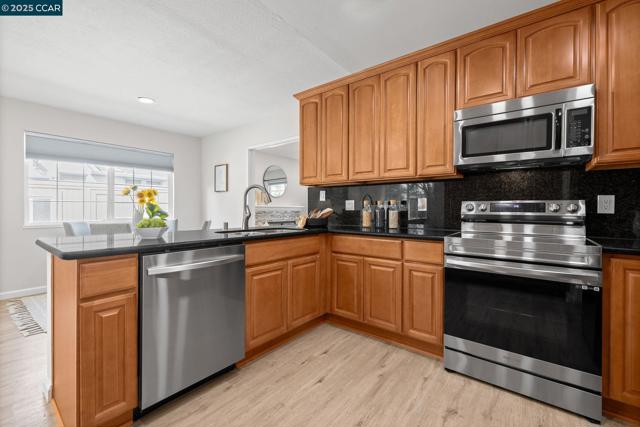 127 Elvira St, Livermore CA: https://media.crmls.org/mediaz/beff9132-aa10-430d-8ec0-927218539871.jpg