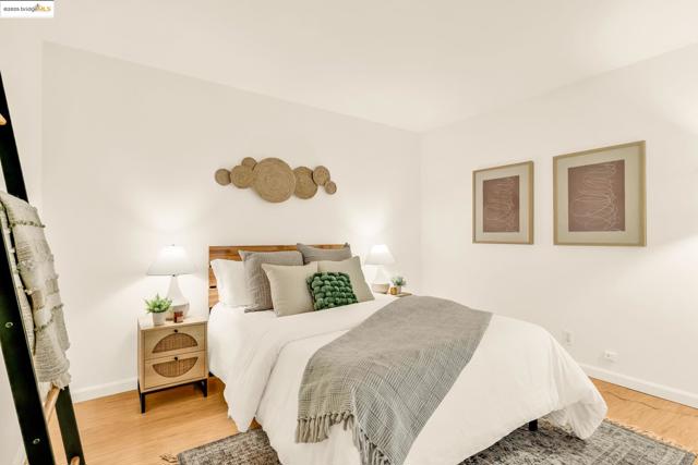 288 Whitmore St, Oakland CA: https://media.crmls.org/mediaz/bf008569-c3e1-40ca-bacd-a67a6d26c031.jpg