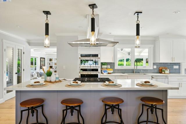 9658 Broadmoor Dr, San Ramon CA: https://media.crmls.org/mediaz/bf00eaa0-f74a-4f8d-8403-d6ebafe94518.jpg
