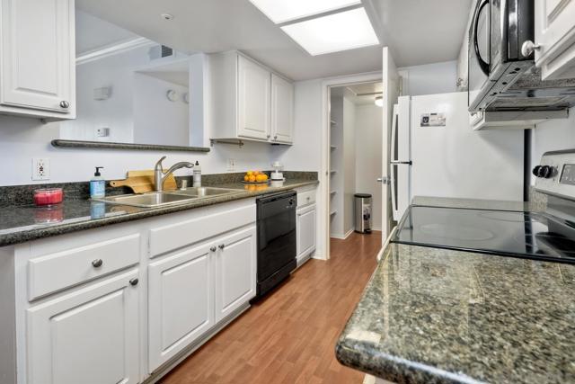 12007 Alta Carmel Ct, San Diego CA: https://media.crmls.org/mediaz/bf031161-d8a9-488c-b997-7d3c8eee3784.jpg