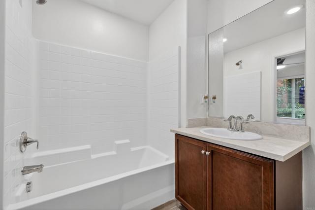 Detail Gallery Image 9 of 36 For 2860 Athens Rd #12,  Chula Vista,  CA 91915 - 4 Beds | 3/1 Baths