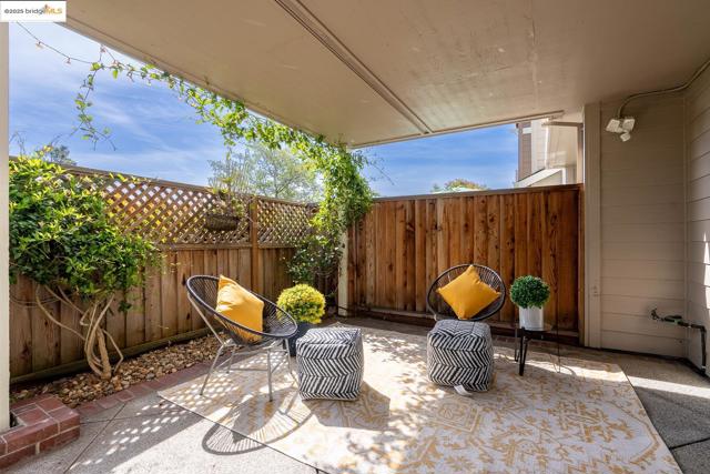 1105 Radiant Lane, San Ramon CA: https://media.crmls.org/mediaz/bf0492d6-95bb-4357-840f-c07dab9be3db.jpg