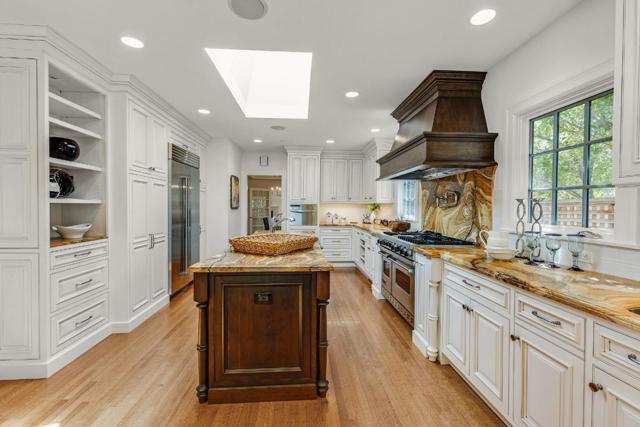 838 Walnut Avenue, Burlingame CA: https://media.crmls.org/mediaz/bf04e0a2-d958-4bf5-83eb-e4ae0edb2767.jpg