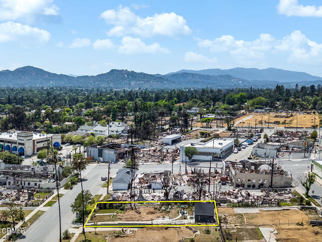 925 Beverly Way, Altadena CA: https://media.crmls.org/mediaz/bf04f159-8ca1-42b5-9d7b-042ef0a7476a.jpg