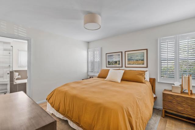 4971 Twain Ave, San Diego CA: https://media.crmls.org/mediaz/bf0513e9-6021-4b59-993f-65561caa910f.jpg