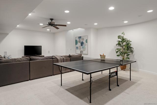515 N Acacia Ave, Solana Beach CA: https://media.crmls.org/mediaz/bf051429-3a12-4605-9d3c-5f9a096e70d5.jpg