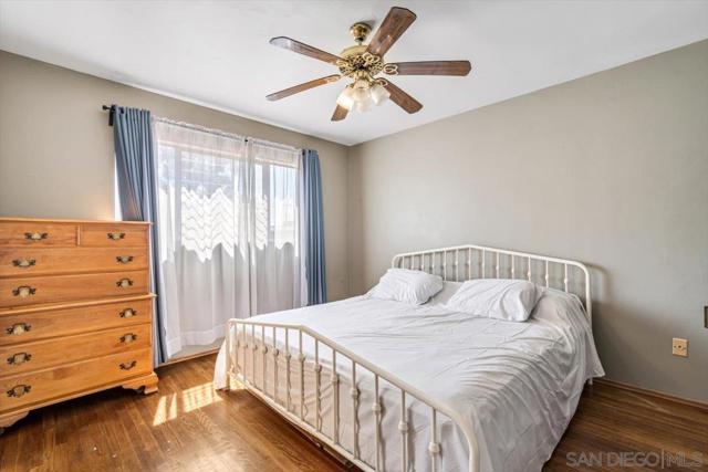 632 Sandalwood Dr, El Cajon CA: https://media.crmls.org/mediaz/bf055489-b783-4487-be07-481ff5b8b98e.jpg
