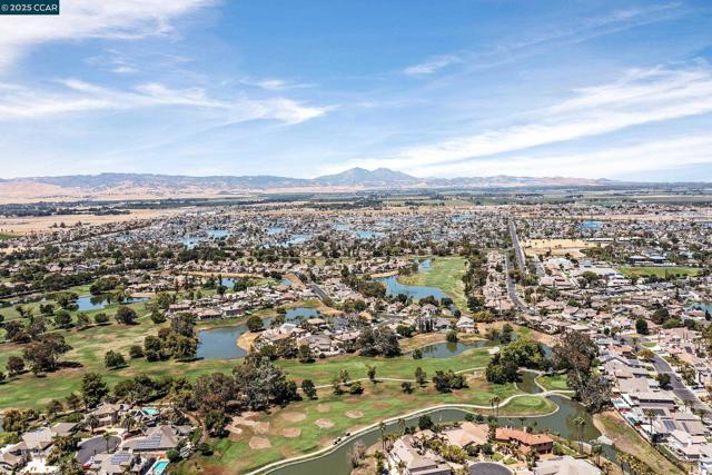 5727 Cutter Loop, Discovery Bay CA: https://media.crmls.org/mediaz/bf05ae7b-0e49-498d-a0f0-e59b765c3d8b.jpg