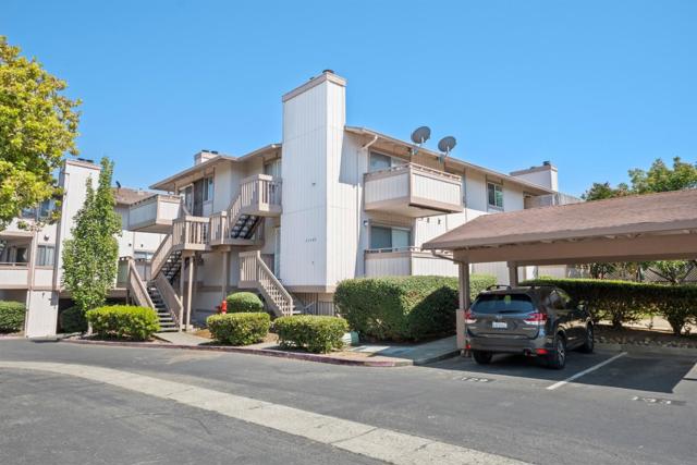25163 Copa Del Oro Drive, Hayward CA: https://media.crmls.org/mediaz/bf05ca20-d69d-4e01-b103-67dc4240abed.jpg