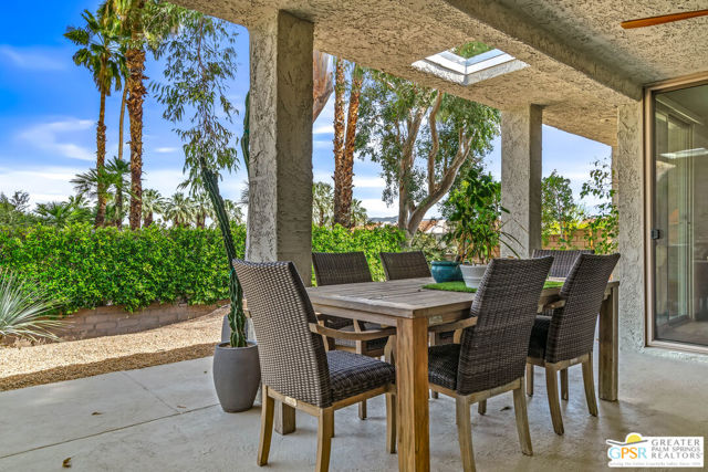 120 E Perlita Circle, Palm Springs, CA 92264