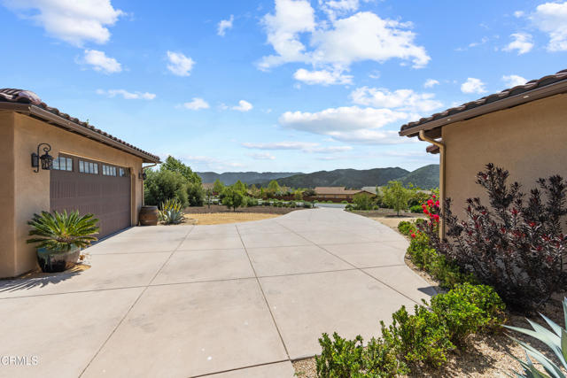 690 Valley Oak Road, Solvang CA: https://media.crmls.org/mediaz/bf0646e9-1ecd-4fc4-b868-f42774856f72.jpg