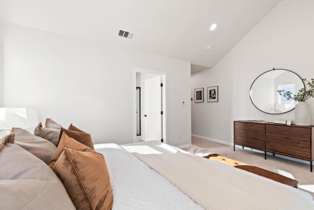 620 Iris Street, Redwood City CA: https://media.crmls.org/mediaz/bf0649f8-40d5-4ff1-a0f7-721b627bce4c.jpg