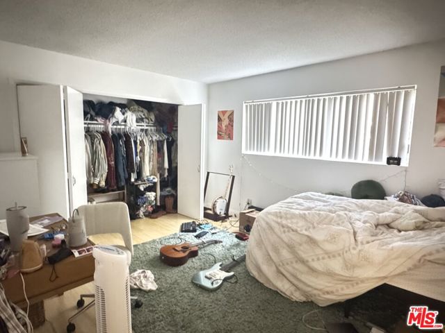 2803 Arizona Avenue, Santa Monica CA: https://media.crmls.org/mediaz/bf066ebf-5f87-4000-b9e4-ac3a79600e32.jpg