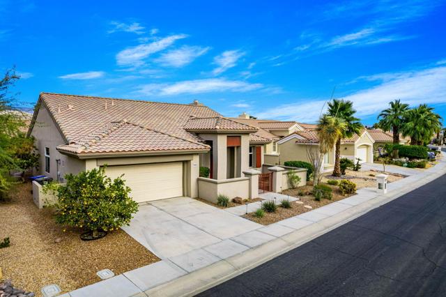 78462 Palm Tree Avenue, Palm Desert CA: https://media.crmls.org/mediaz/bf06d665-d13c-4b1b-89d5-96cd50f9bcd9.jpg