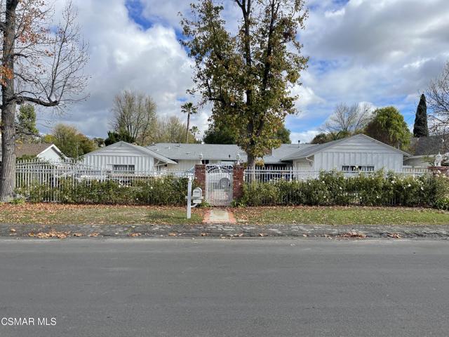 Photo of 5902 Lubao Avenue, Woodland Hills, CA 91367