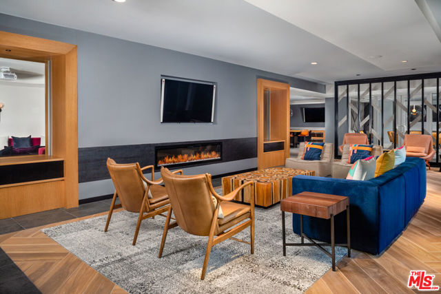 750 S Oxford Avenue, Los Angeles CA: https://media.crmls.org/mediaz/bf07a543-3df9-4585-a92b-0139ccf915dd.jpg