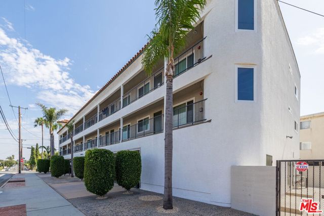 1540 260th Street, Harbor City CA: https://media.crmls.org/mediaz/bf08009a-dc89-4779-8772-e273296d3183.jpg