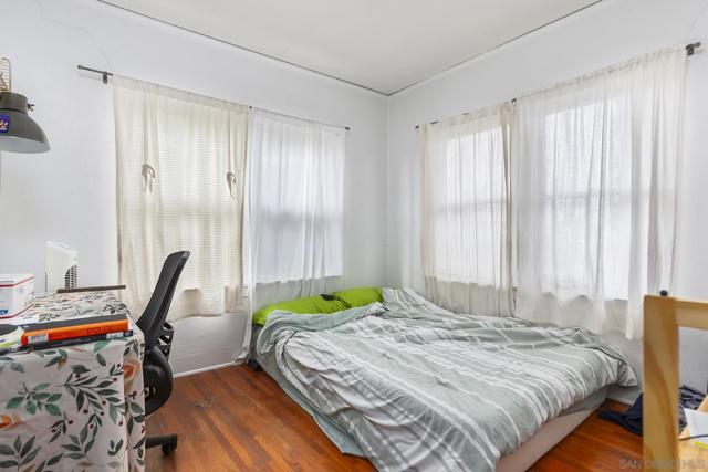 4438 44 Campus, San Diego CA: https://media.crmls.org/mediaz/bf083811-2d33-47ac-b511-7fad516e2a2c.jpg