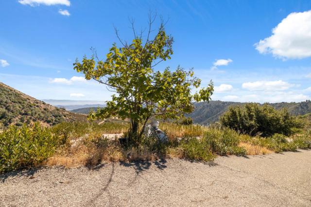 35005 Loma Chiquita Road, Los Gatos CA: https://media.crmls.org/mediaz/bf092cd4-5044-4c2b-a26a-3aa73dbbaaad.jpg