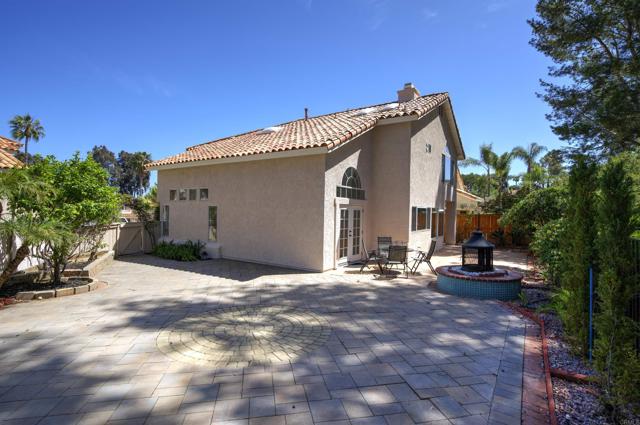 Detail Gallery Image 14 of 44 For 1688 Crystal Ridge Ct, Vista,  CA 92081 - 4 Beds | 2/1 Baths