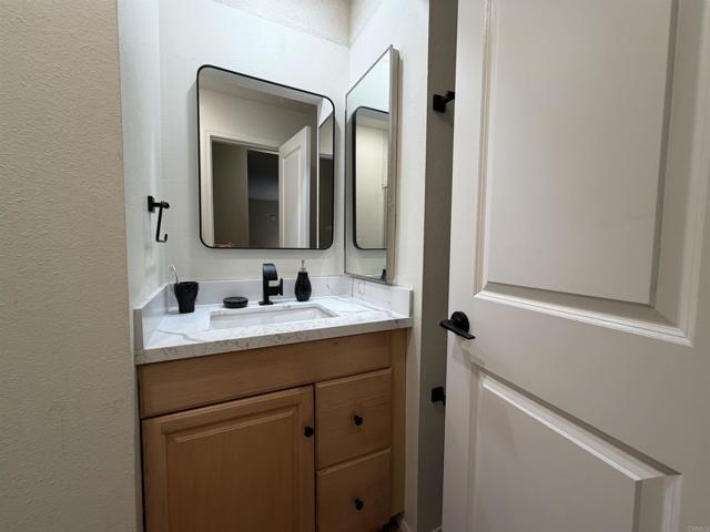 Detail Gallery Image 6 of 10 For 160 E St. #C-1, Chula Vista,  CA 91910 - 2 Beds | 2 Baths