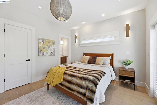 Image 25 of 45 For 1841 Vine St