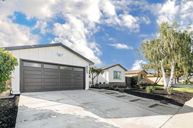 4349 La Cosa Ave, Fremont CA: https://media.crmls.org/mediaz/bf0d7be2-5171-4f45-a359-0c2fc0399b5b.jpg