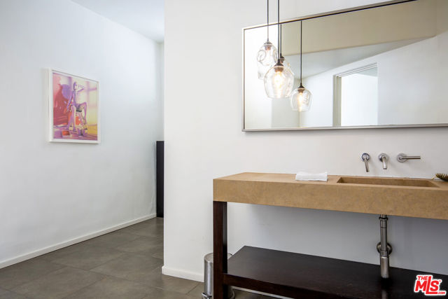2249 Mountain Oak Drive, Los Angeles CA: https://media.crmls.org/mediaz/bf0db62f-5d4b-4f80-99c9-dc7b74ca4110.jpg