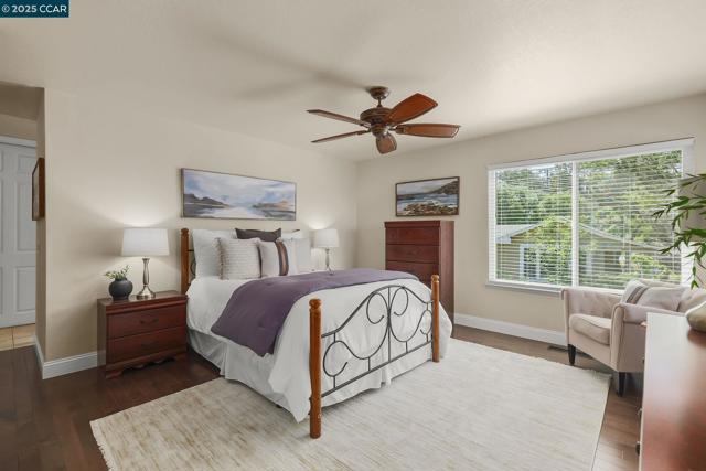 1020 Molad Ct, Concord CA: https://media.crmls.org/mediaz/bf0e08d0-861c-4e26-ae49-4e21708cf92e.jpg