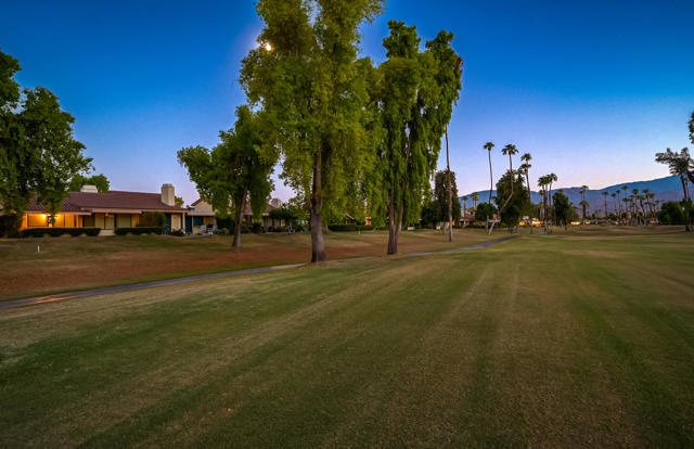 239 Santa Barbara Circle, Palm Desert, CA 92260