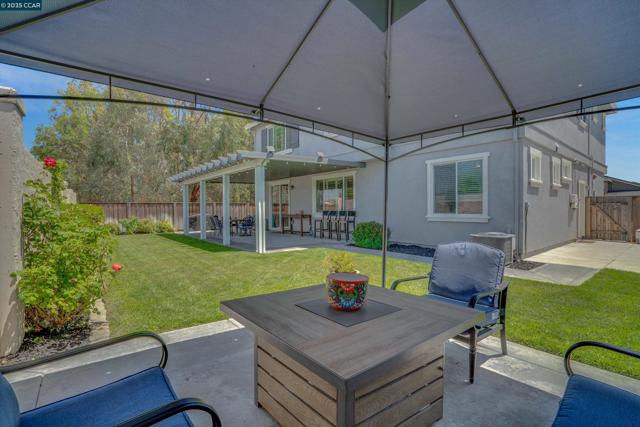 38 Pato Ct, Oakley CA: https://media.crmls.org/mediaz/bf0e3291-c34d-4d3d-82fe-050c49fd6b3f.jpg