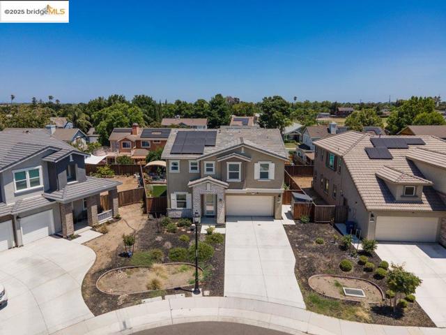 4670 Fuschia Way, Oakley CA: https://media.crmls.org/mediaz/bf0eab4c-486e-4a07-bca3-b19f545fa307.jpg
